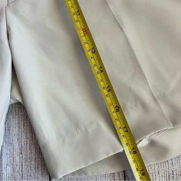 LOUIS RAPHAEL Golf Tan Athleisure Shorts 42 - Picture 3 of 6